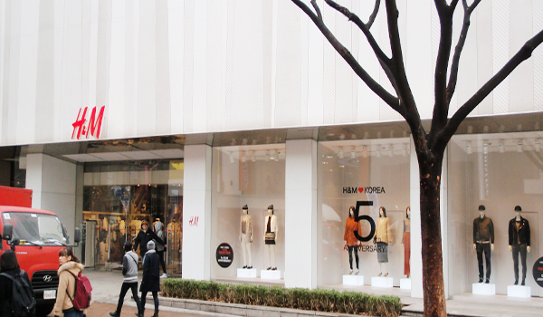 02 HM - 눈스퀘어 외부